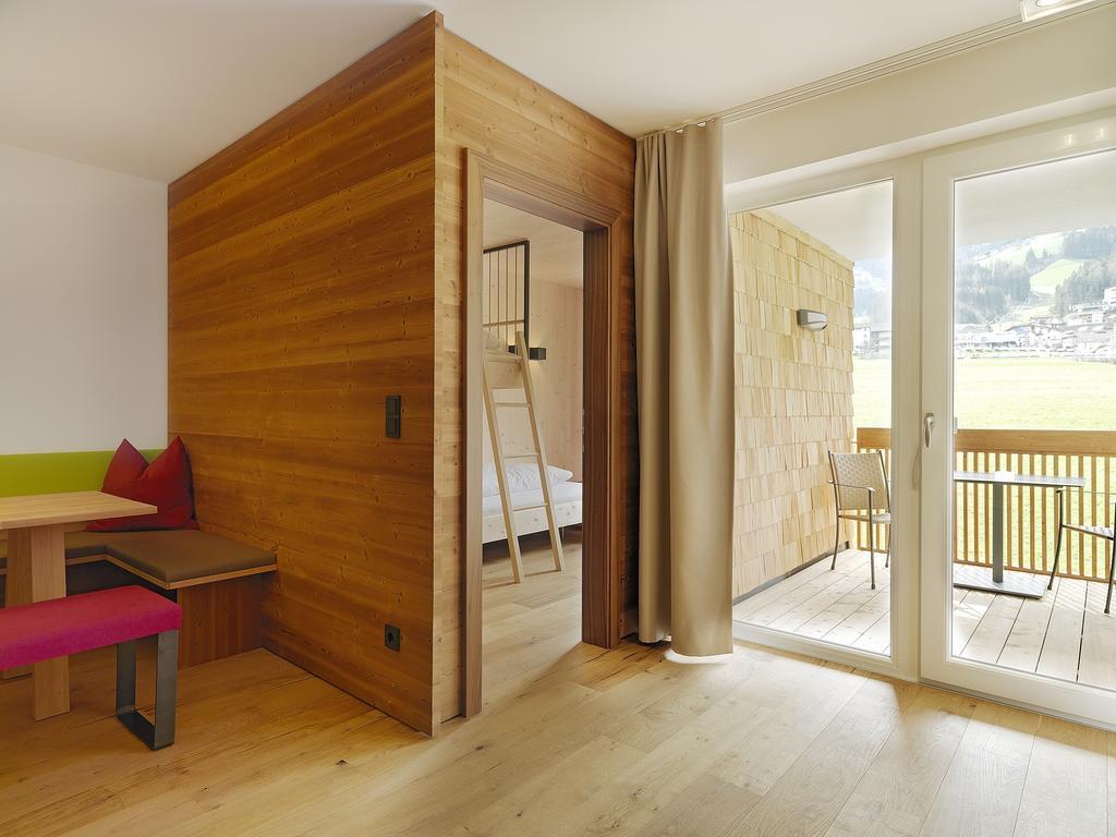 Alpina Zillertal . Family Lifestyle Kinderhotel Fügen Exterior foto
