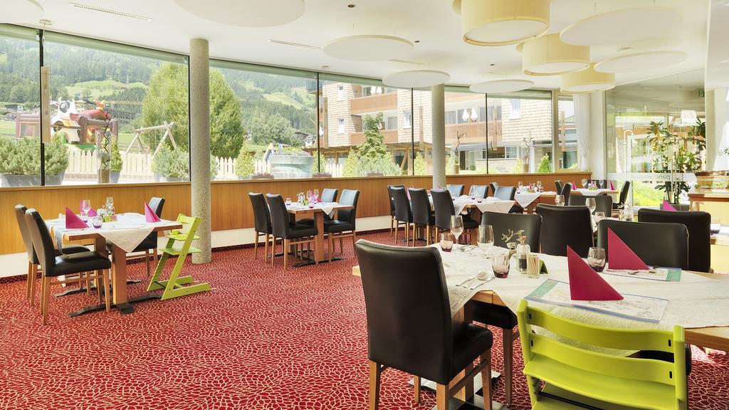 Alpina Zillertal . Family Lifestyle Kinderhotel Fügen Exterior foto
