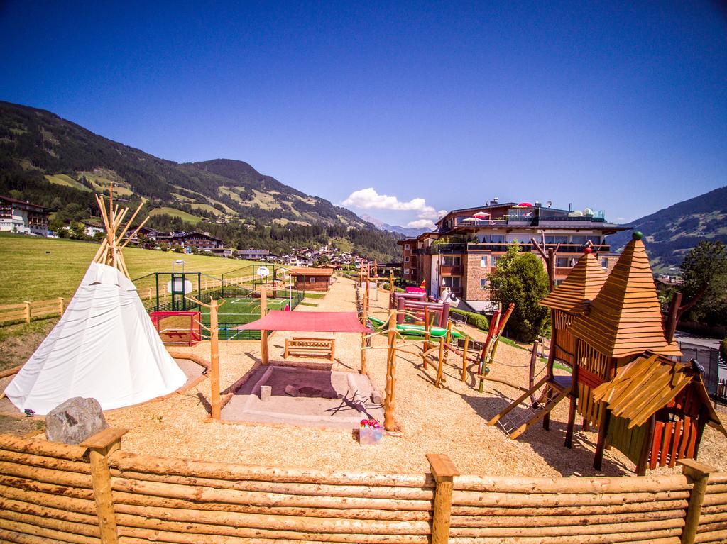 Alpina Zillertal . Family Lifestyle Kinderhotel Fügen Exterior foto
