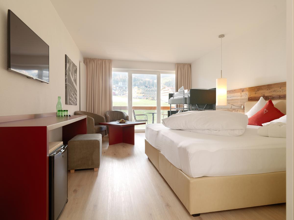 Alpina Zillertal . Family Lifestyle Kinderhotel Fügen Exterior foto